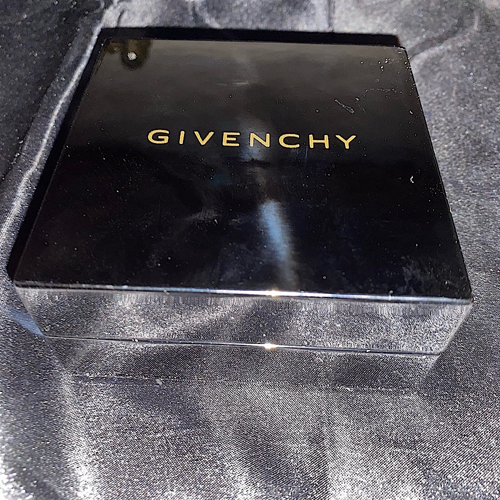 ✨Givenchy- ‘Evil Eye’ Oval cut Bangle Bracelet & Crystal Stud Earrings Set ✨NWT✨ - Picture 6 of 14